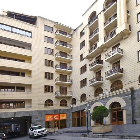 Byuzand7 New Building In Republic Square 耶烈万 外观 照片